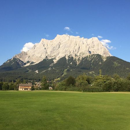 Hotel Alpin Ehrwald Exteriör bild
