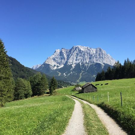 Hotel Alpin Ehrwald Exteriör bild